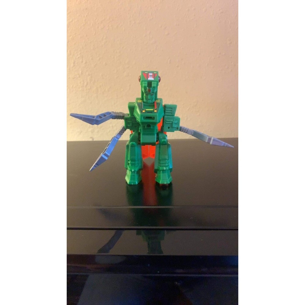Rare KO Knockoff Bootleg Transformer Insecticon Praying Mantis Robot Figure